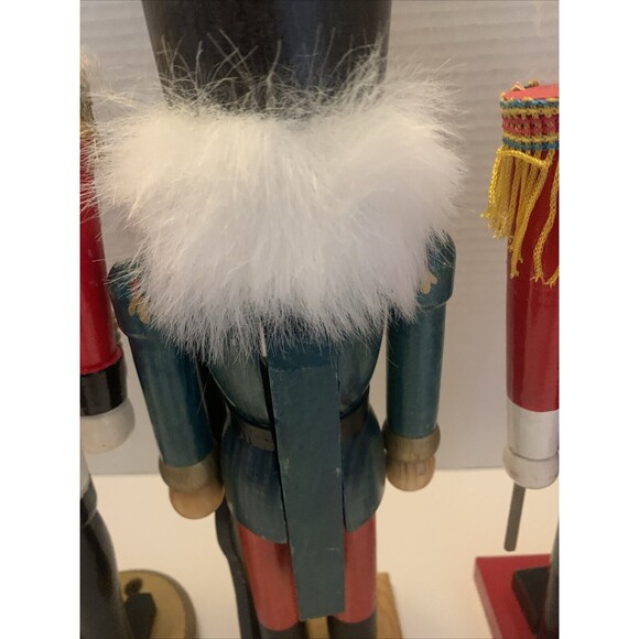 Christmas Ornament Nutcracker Set Of 3 damage parts only - Picture 15 of 16